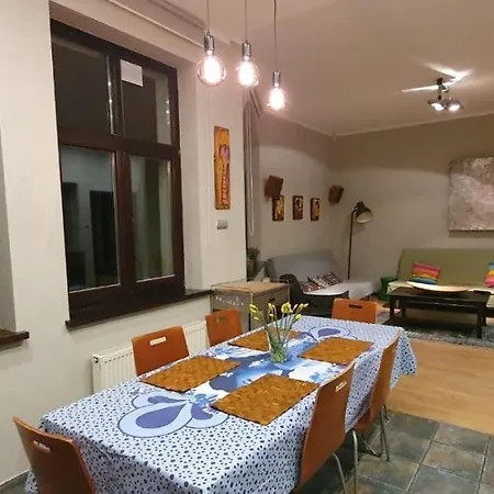 Sopot Lodge شقة