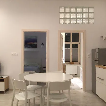 Sopot Lodge شقة