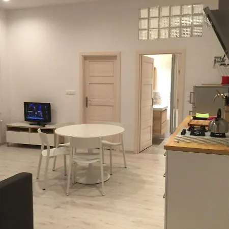 Sopot Lodge شقة *